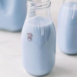 blue spirulina extract blue milk