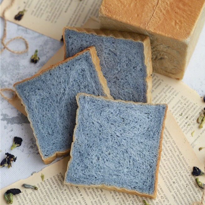 Blue spirulina extract application: blue cake