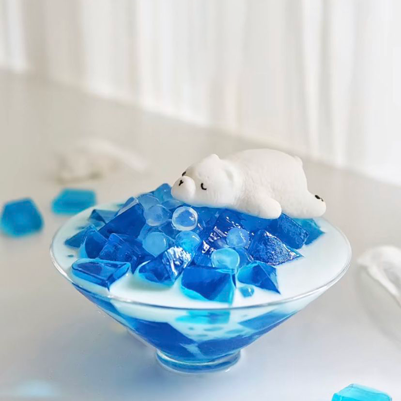 Blue spirulina extract application: blue jelly